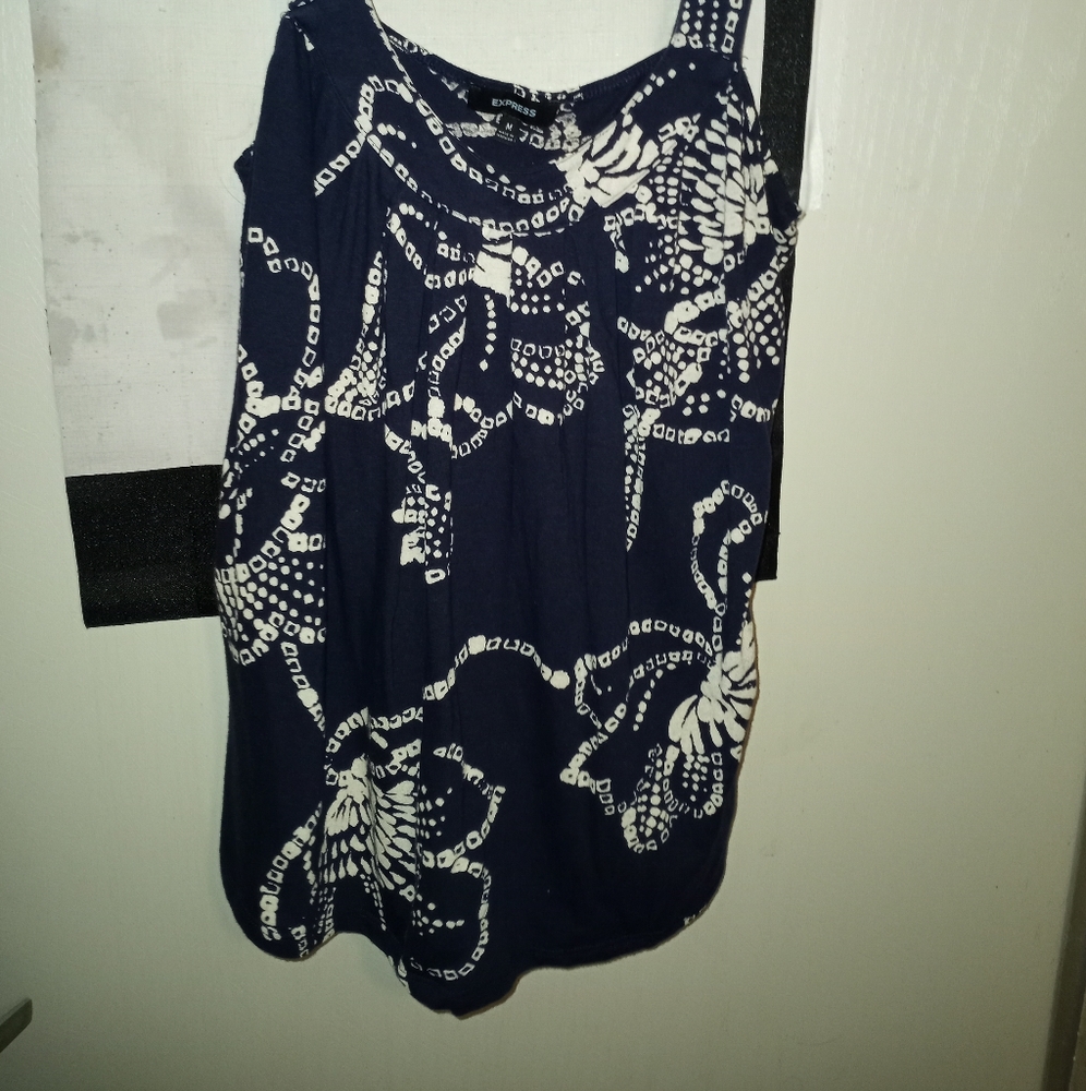 Tops - Picture 2 of 2